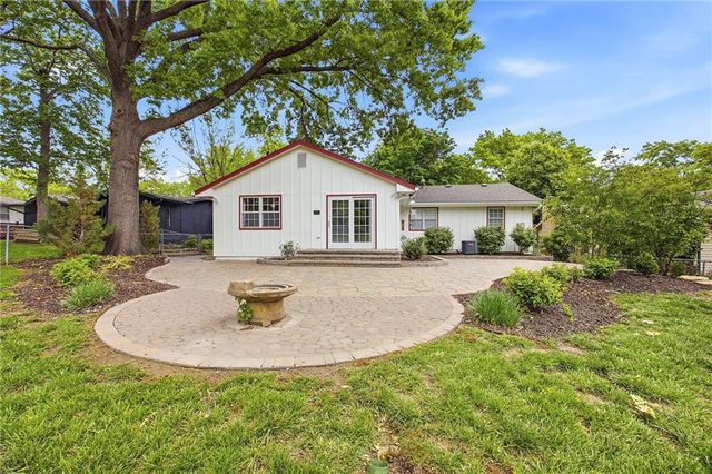 9348 Hardy Drive, Overland Park, KS 66212