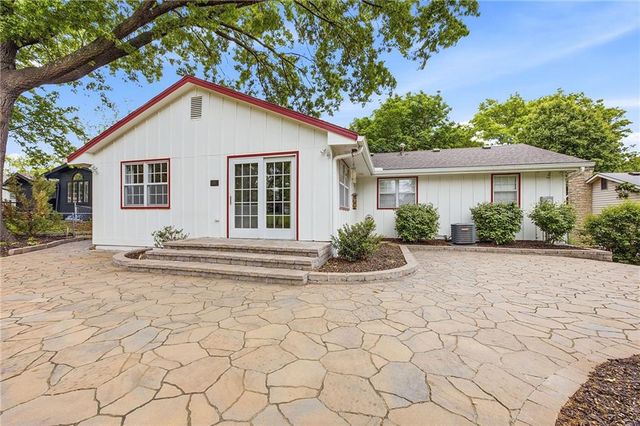 9348 Hardy Drive, Overland Park, KS 66212