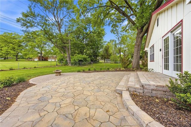 9348 Hardy Drive, Overland Park, KS 66212