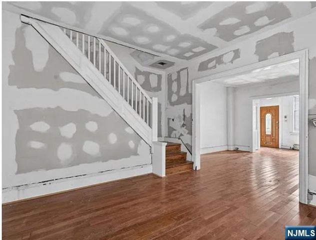 6104 Monitor Place, West New York, NJ 07093