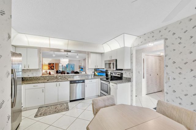 5585 Munsel Lane 102, Boynton Beach, FL 33437