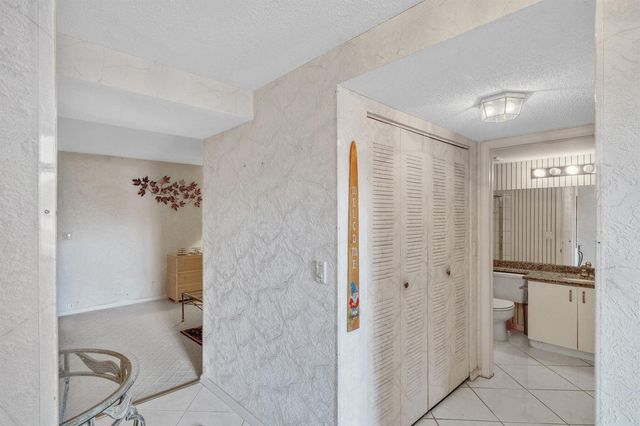 5585 Munsel Lane 102, Boynton Beach, FL 33437