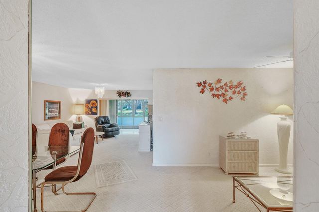 5585 Munsel Lane 102, Boynton Beach, FL 33437