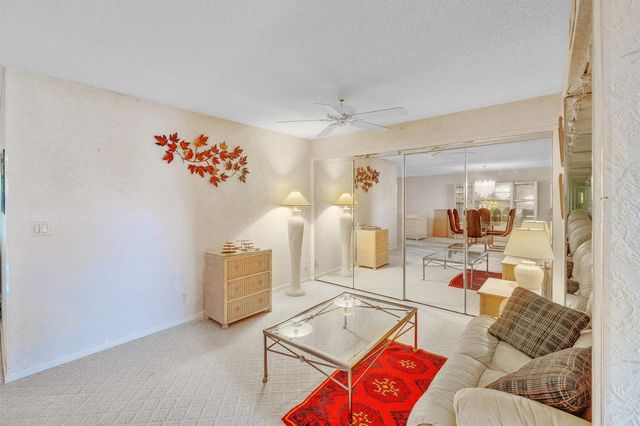 5585 Munsel Lane 102, Boynton Beach, FL 33437