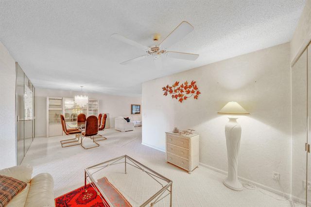 5585 Munsel Lane 102, Boynton Beach, FL 33437