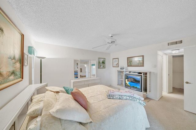5585 Munsel Lane 102, Boynton Beach, FL 33437