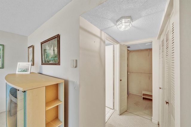 5585 Munsel Lane 102, Boynton Beach, FL 33437