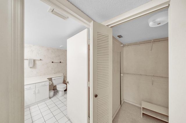 5585 Munsel Lane 102, Boynton Beach, FL 33437