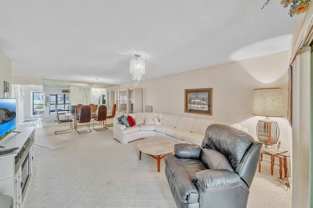 5585 Munsel Lane 102, Boynton Beach, FL 33437