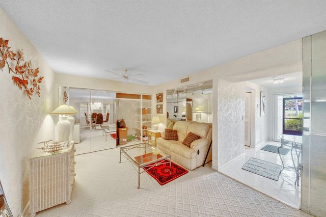 5585 Munsel Lane 102, Boynton Beach, FL 33437