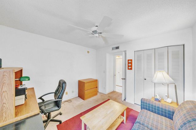 5585 Munsel Lane 102, Boynton Beach, FL 33437
