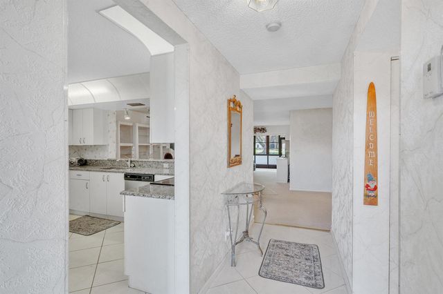 5585 Munsel Lane 102, Boynton Beach, FL 33437