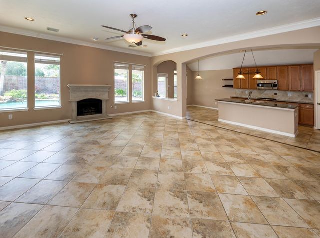 2702 Porto Bianco Lane, League City, TX 77573