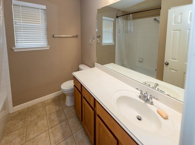 2702 Porto Bianco Lane, League City, TX 77573
