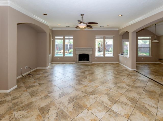 2702 Porto Bianco Lane, League City, TX 77573