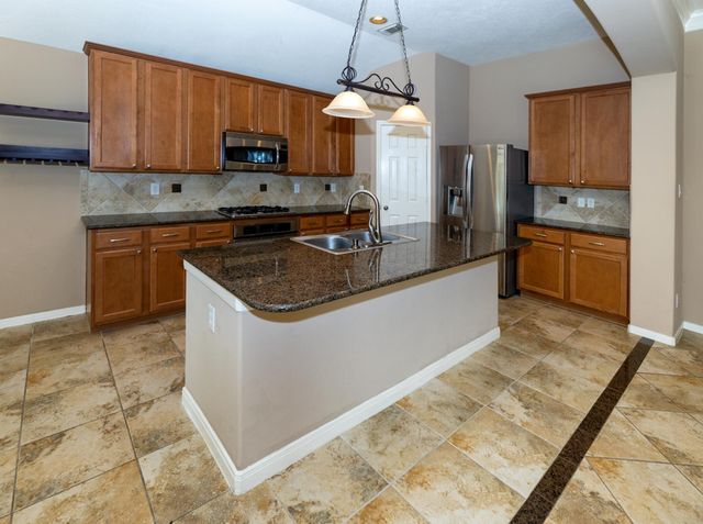 2702 Porto Bianco Lane, League City, TX 77573
