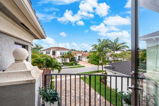 9741 Vitrail Lane, Delray Beach, FL 33446