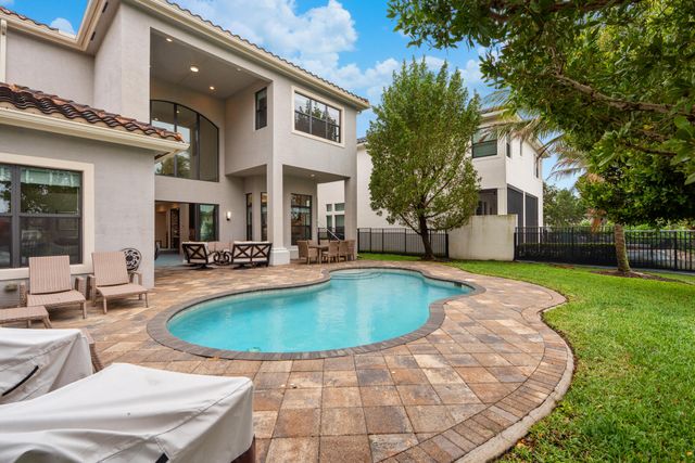 9741 Vitrail Lane, Delray Beach, FL 33446