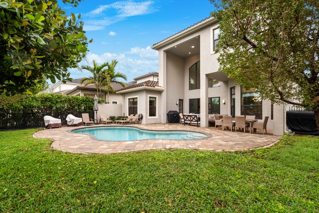 9741 Vitrail Lane, Delray Beach, FL 33446