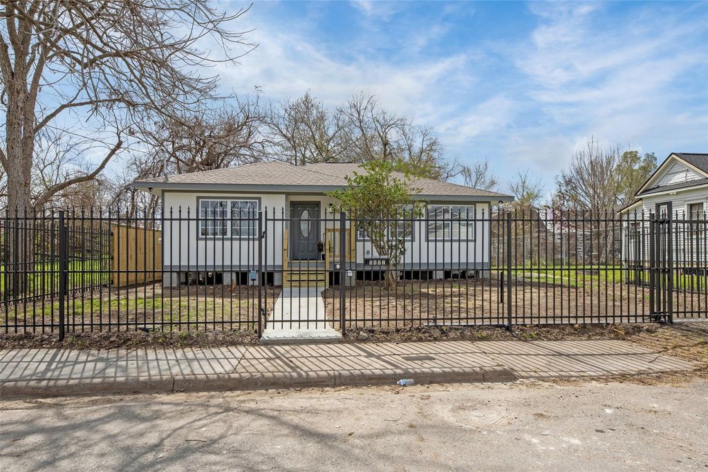5002 Lelia Street, Houston, TX 77026