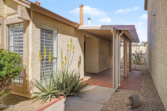 406 E TARO Lane, Phoenix, AZ 85024