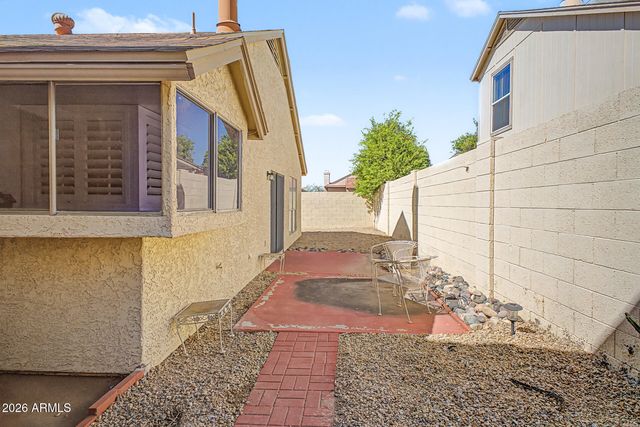 406 E TARO Lane, Phoenix, AZ 85024