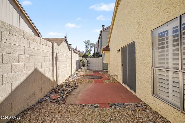 406 E TARO Lane, Phoenix, AZ 85024