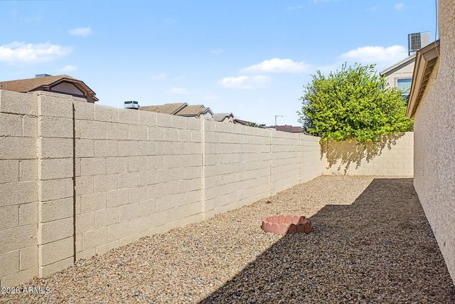 406 E TARO Lane, Phoenix, AZ 85024