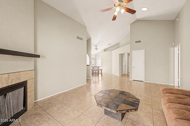 406 E TARO Lane, Phoenix, AZ 85024