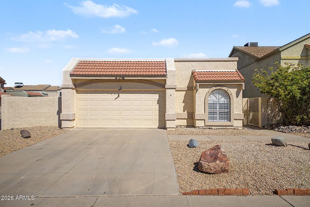 406 E TARO Lane, Phoenix, AZ 85024 — photo 2