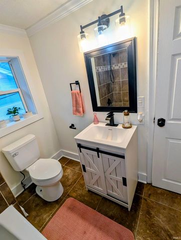 827 E Ewing Avenue, South Bend, IN 46613