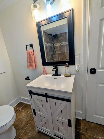 827 E Ewing Avenue, South Bend, IN 46613