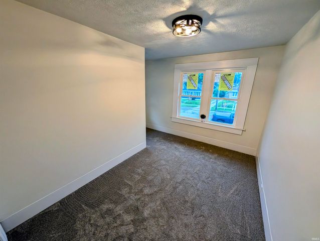 827 E Ewing Avenue, South Bend, IN 46613