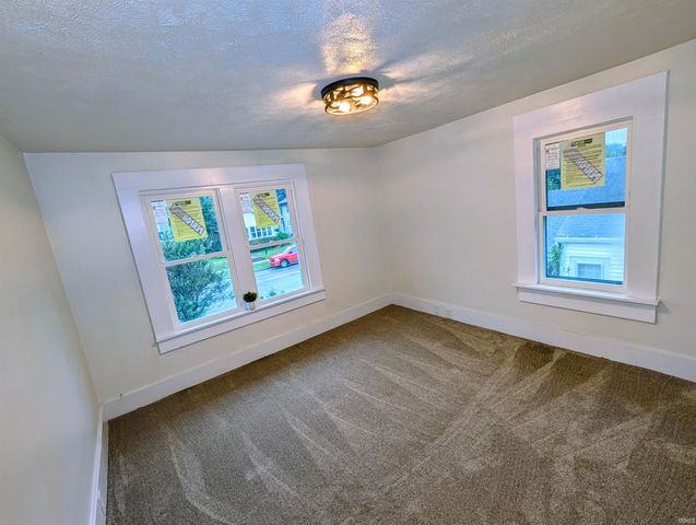 827 E Ewing Avenue, South Bend, IN 46613