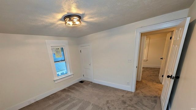 827 E Ewing Avenue, South Bend, IN 46613