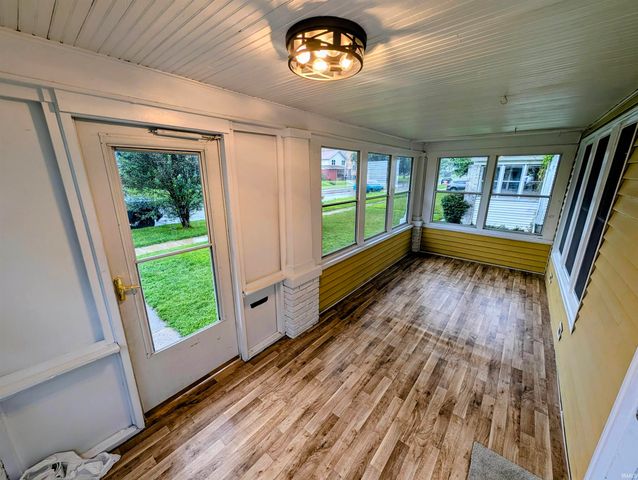 827 E Ewing Avenue, South Bend, IN 46613