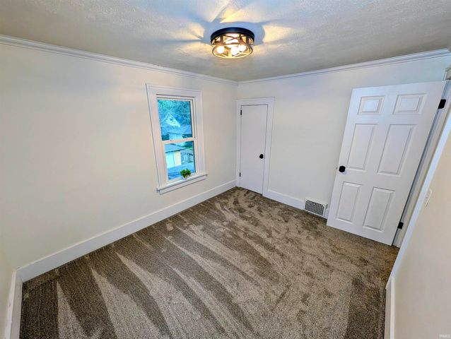 827 E Ewing Avenue, South Bend, IN 46613