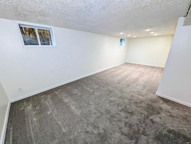 827 E Ewing Avenue, South Bend, IN 46613