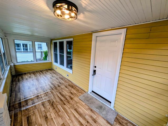 827 E Ewing Avenue, South Bend, IN 46613