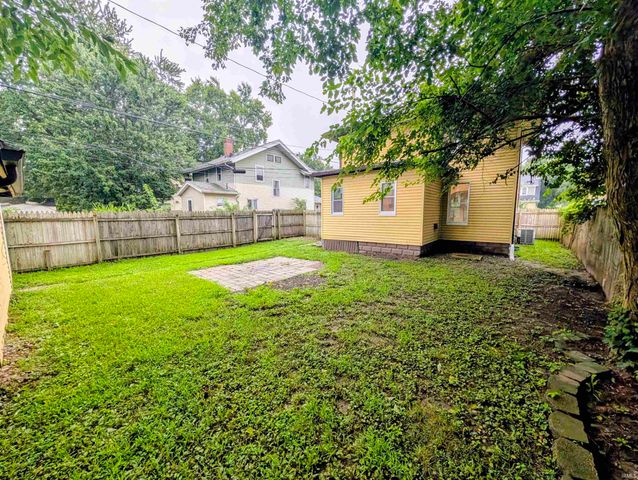 827 E Ewing Avenue, South Bend, IN 46613