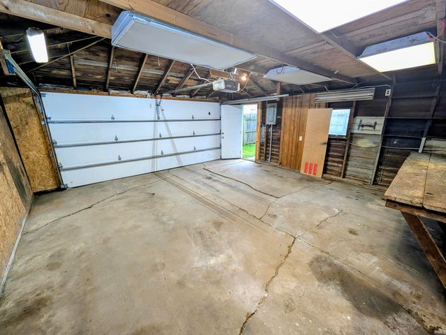 827 E Ewing Avenue, South Bend, IN 46613