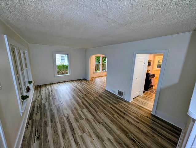 827 E Ewing Avenue, South Bend, IN 46613