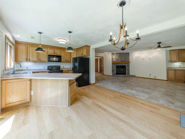 5941 Woods Edge Road, Fitchburg, WI 53711