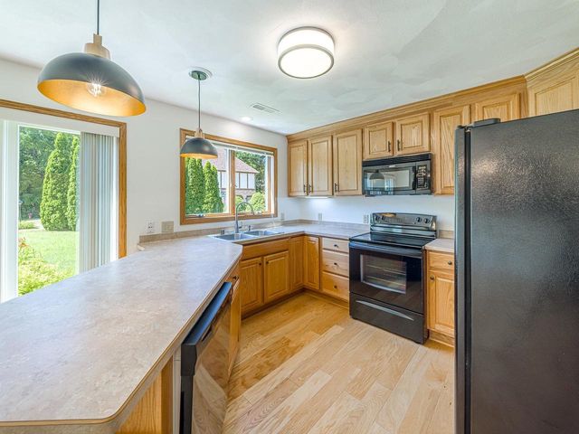 5941 Woods Edge Road, Fitchburg, WI 53711