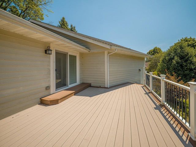 5941 Woods Edge Road, Fitchburg, WI 53711