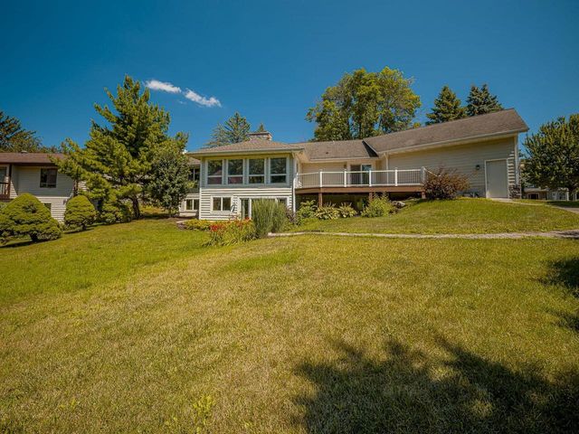 5941 Woods Edge Road, Fitchburg, WI 53711