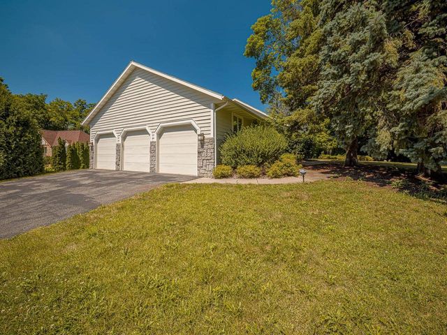 5941 Woods Edge Road, Fitchburg, WI 53711