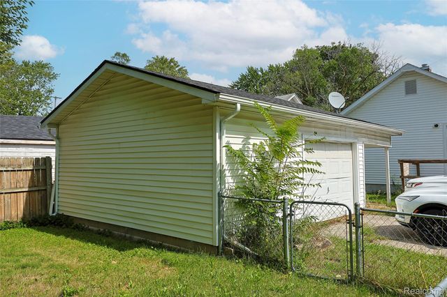2301 Avon Street, Saginaw, MI 48602