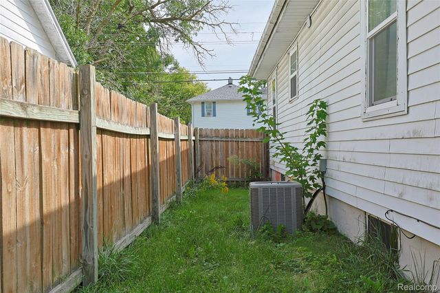 2301 Avon Street, Saginaw, MI 48602