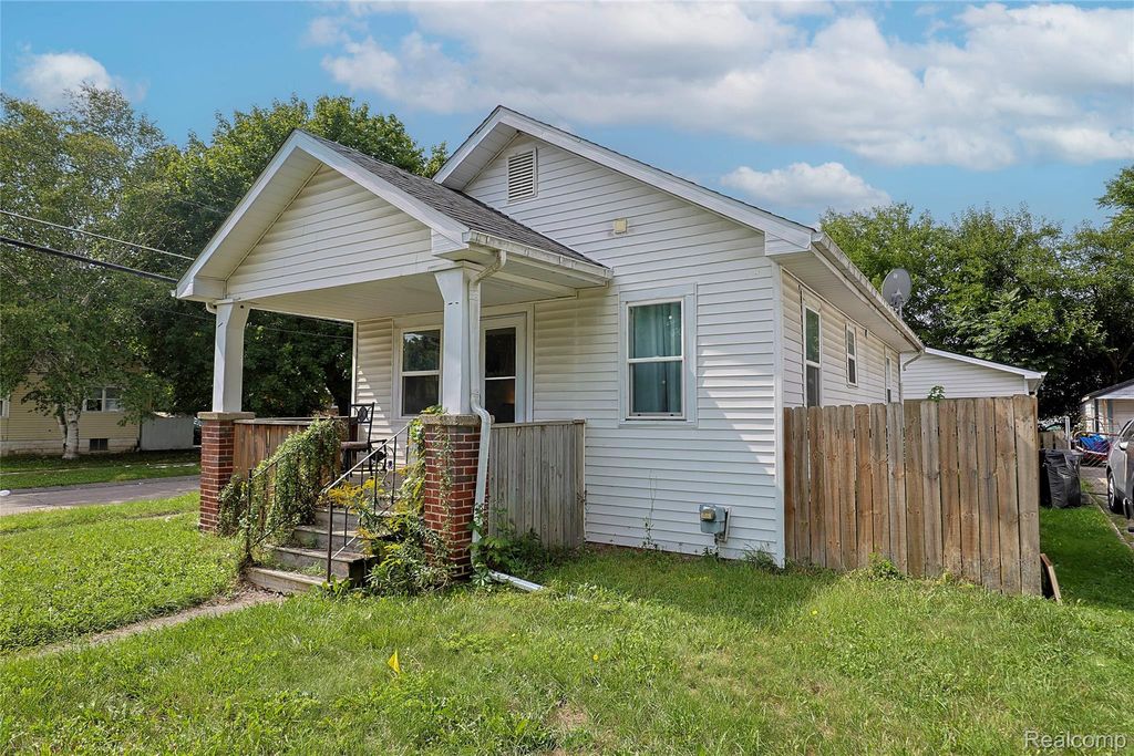 2301 Avon Street, Saginaw, MI 48602